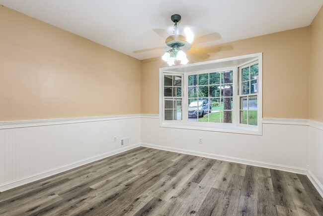 Foto del edificio - 5947 Chalice Way