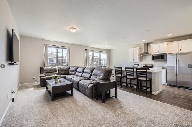 Building Photo - Long Realty & Property Management - Beauti...