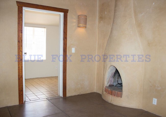 Foto del edificio - Cute Centrally Located Adobe Style Home!