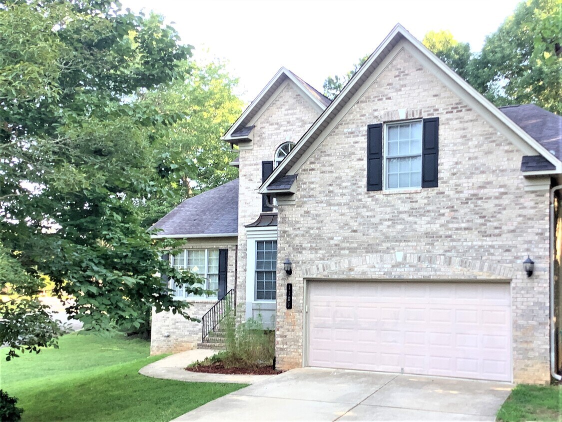 1101 Timberlane Drive House Rental in High Point, NC