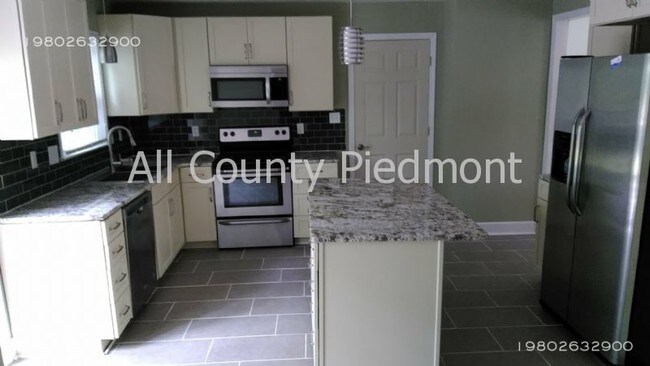 Building Photo - 809 McLaughlin Drive