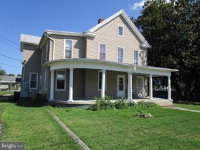Building Photo - 136 N Funk St