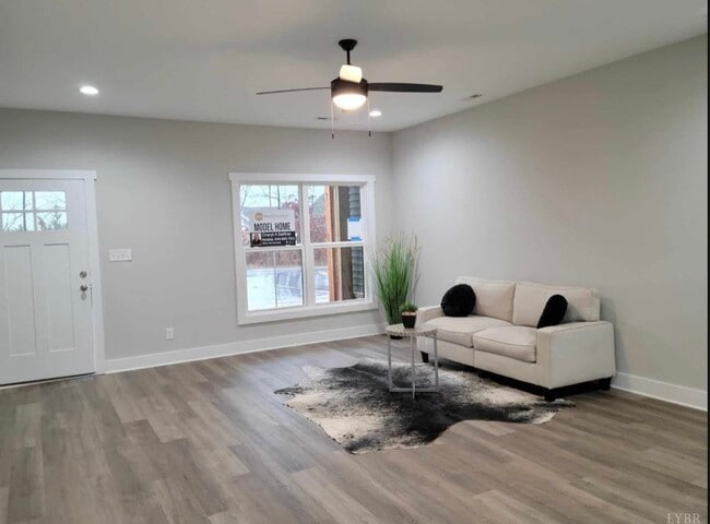 Building Photo - 50 Pelt Ln