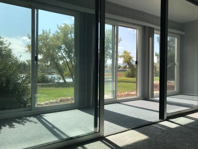Foto del edificio - 10540 W Jewell Ave