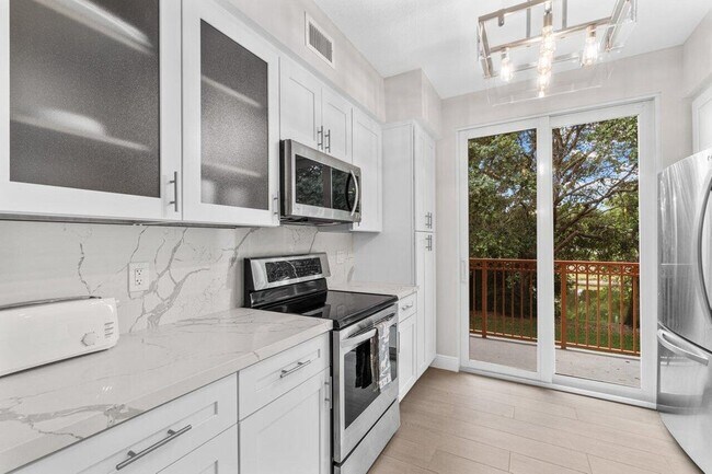 Foto del edificio - 2030 Alta Meadows Ln