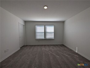 Building Photo - 862 Bluegrass Pt