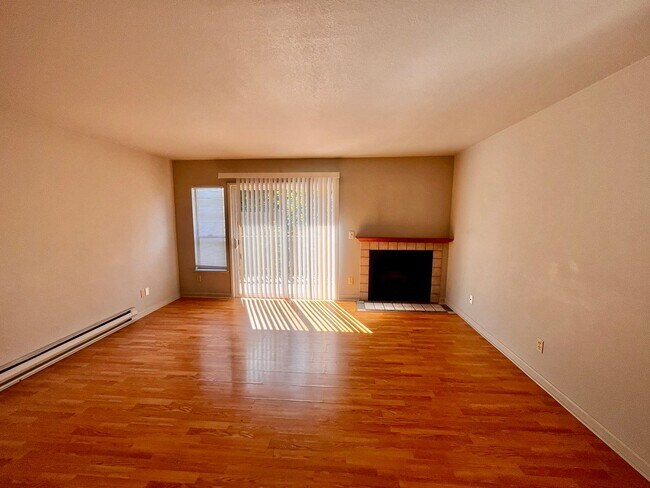 Foto del edificio - Affordable Condo Close to Everything