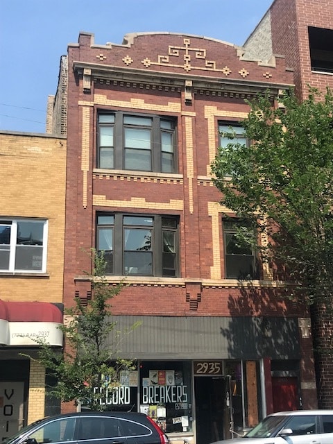 Building Photo - 2935 N Milwaukee Ave