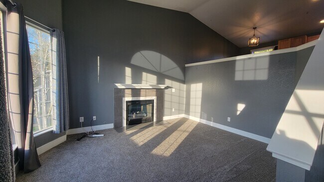 Foto del edificio - 1423 85th Dr NE