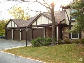 Building Photo - 2980 Northampton Dr