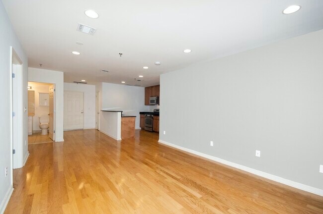 Foto del edificio - Spacious Harrison Court 1Bed Apt