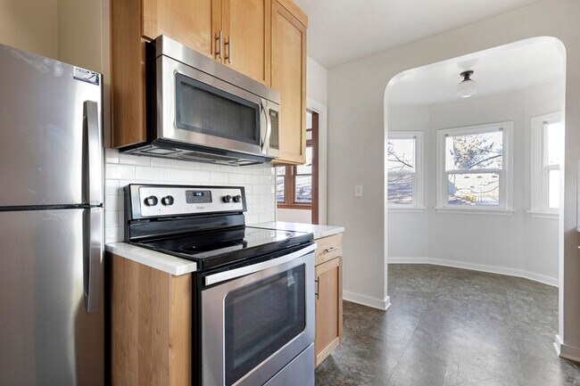 Building Photo - 4430 NE 78th Ave