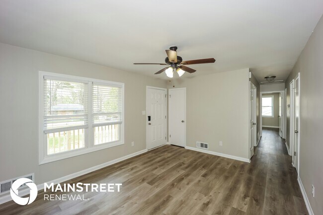 Building Photo - 267 Essex Dr