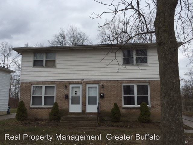 Primary Photo - 108 E Summerset Ln