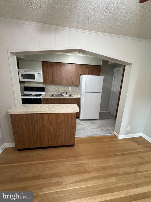 Foto del edificio - 229 Endsleigh Ave