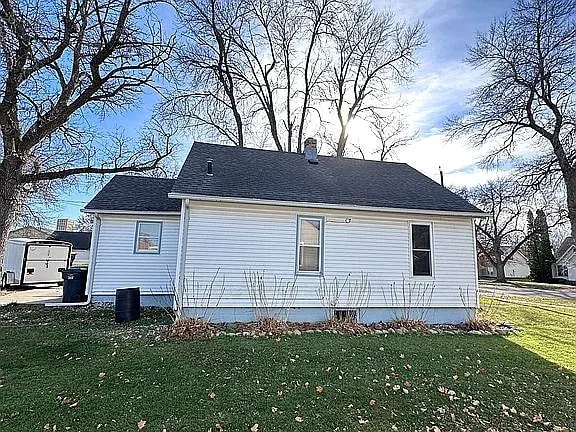 Building Photo - 620 3rd Ave W