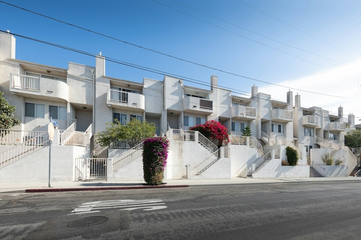Primary Photo - 1001 Figueroa Terrace