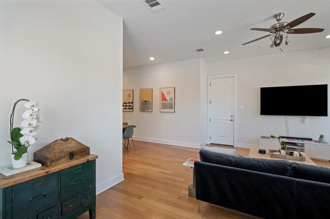 Foto del edificio - 1803 E 18th St