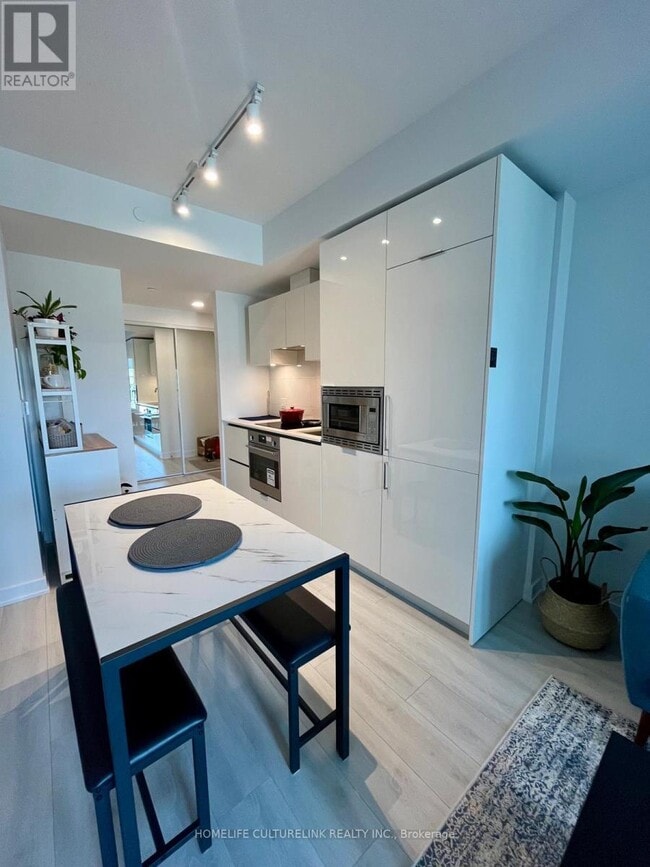 Photo du bâtiment - 238-2238 Simcoe St