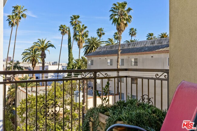 Foto del edificio - 132 S Maple Dr