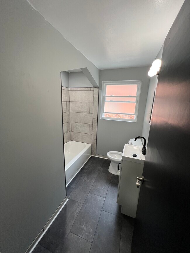 Foto del edificio - 538 E Mitchell Ave