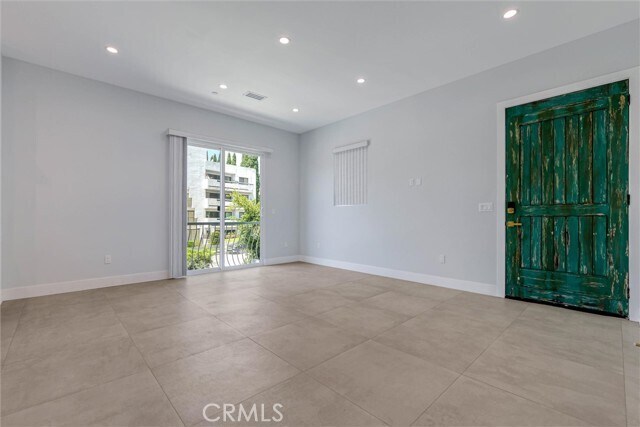 Foto del edificio - 1556 S Bundy Dr
