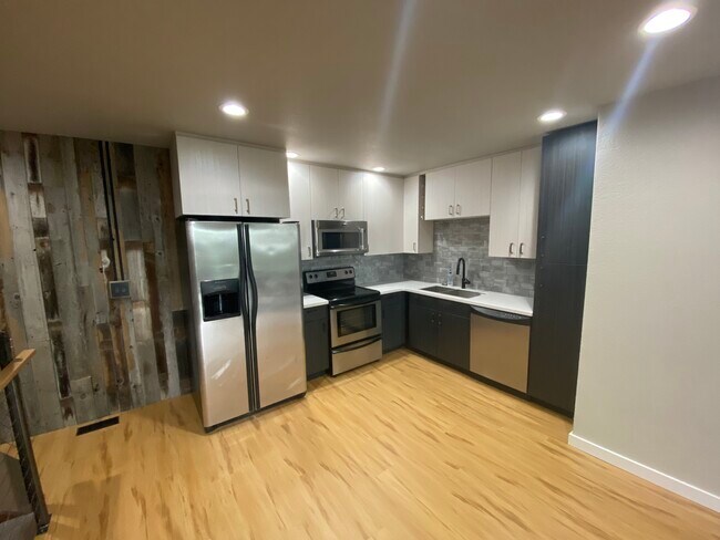 Photo - 538 Superior St Townhome