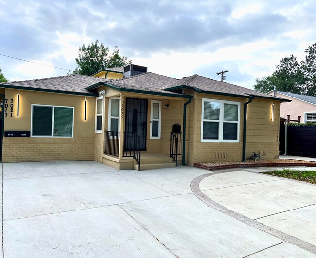 Building Photo - 7019 Jamieson Ave