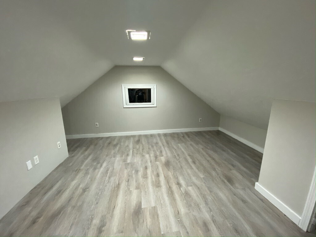 Building Photo - 64 Arnold St