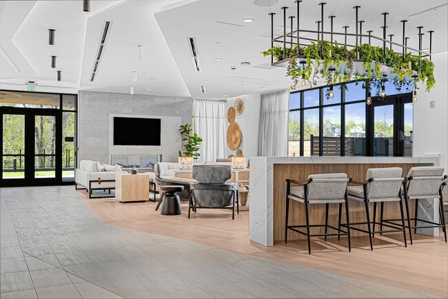 Building Photo - The Beck