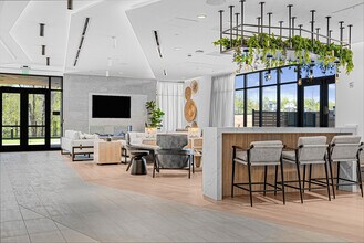 Building Photo - The Beck