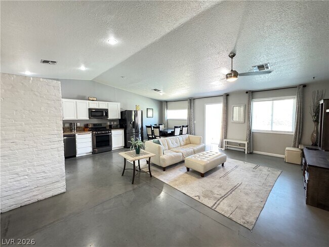 Foto del edificio - 7267 Sixshooter Dr