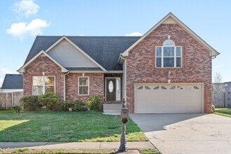 Building Photo - 3565 Southwood Dr