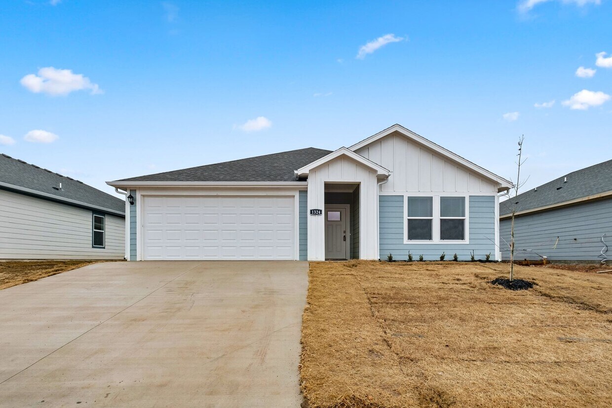 Primary Photo - Gorgeous New Construction in Gentry!