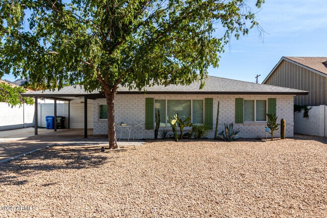 Building Photo - 6801 N 14th Pl