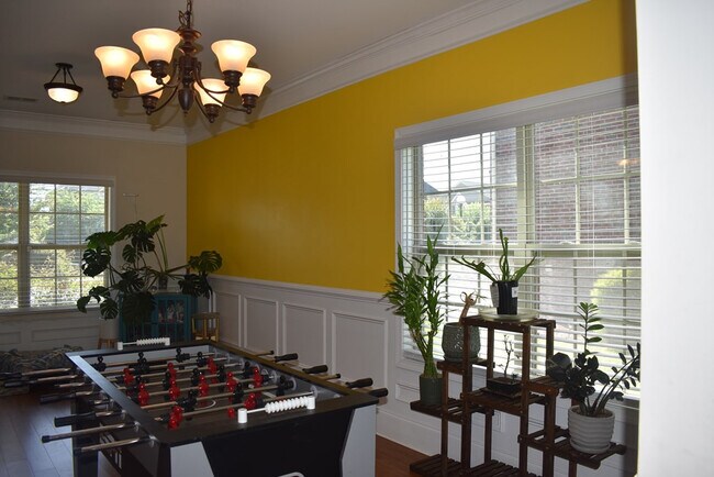 Building Photo - 2190 Harborview Dr