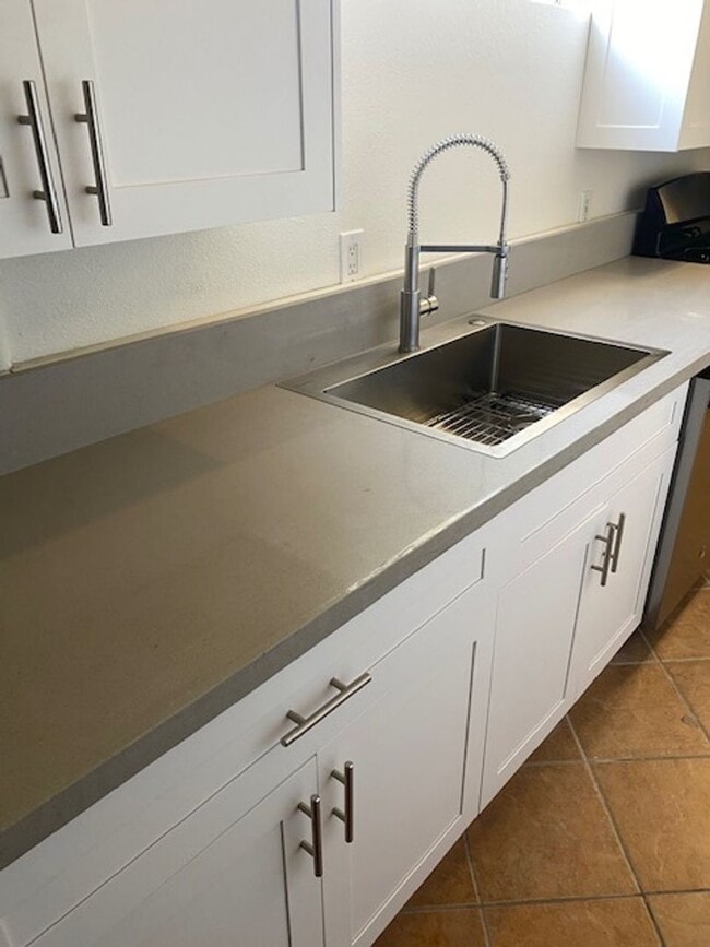 Foto del edificio - Available Now!! 1 Bedroom 1 Bathroom Back Unit