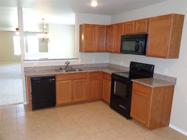 Building Photo - 63 Lantana Dr