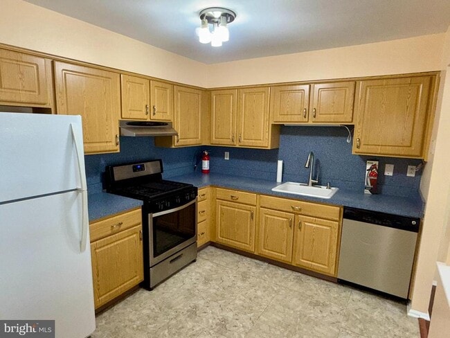 Building Photo - 311 Andover Pl