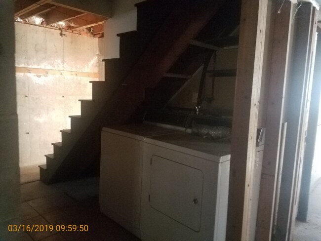 Building Photo - 76 Mistic Ave