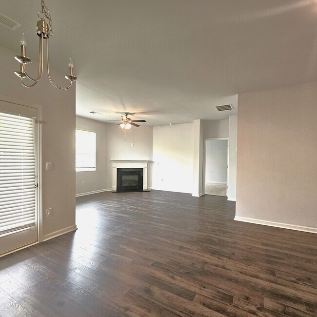 Building Photo - 1219 Sambar Cir