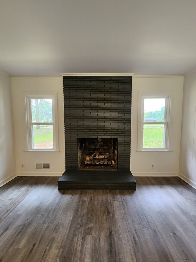 Foto del edificio - 5108 Cornwall Dr