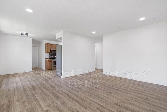Foto del edificio - 810 N Glenn Ave