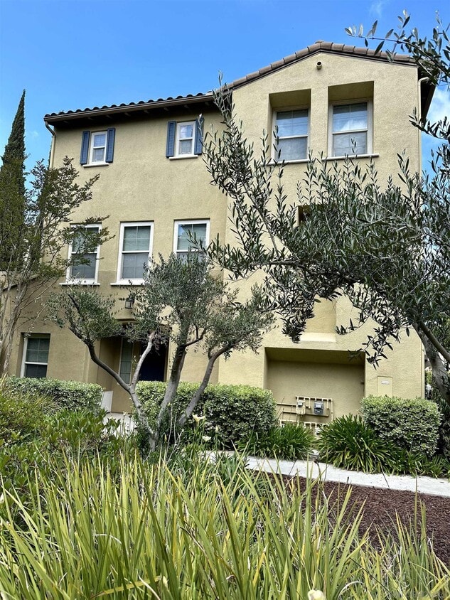 2583 Escala Cir, San Diego, CA 92108 Townhome Rentals in San Diego CA