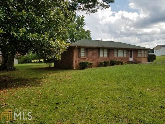 Building Photo - 1345 Shoal Creek Rd