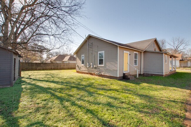 Foto del edificio - 3701-3703 Fairview St SW