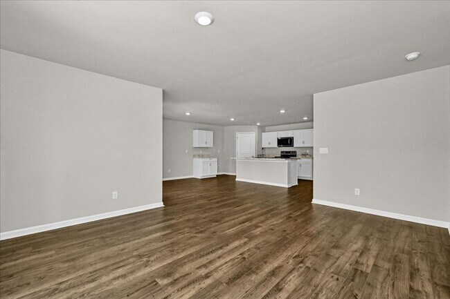 Foto del edificio - 4 Bedroom, 2 Bath