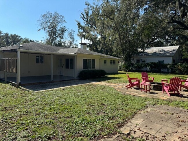 Building Photo - Thunderbolt Charm Meets Modern Comfort