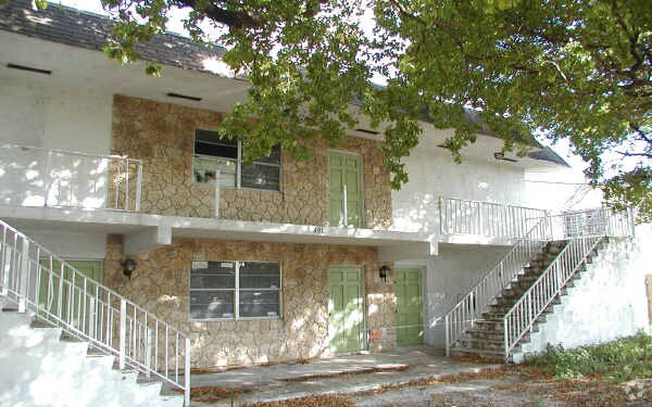 Building Photo - 401 SE 30th St