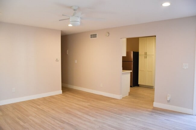 Building Photo - La Veta (830-836)